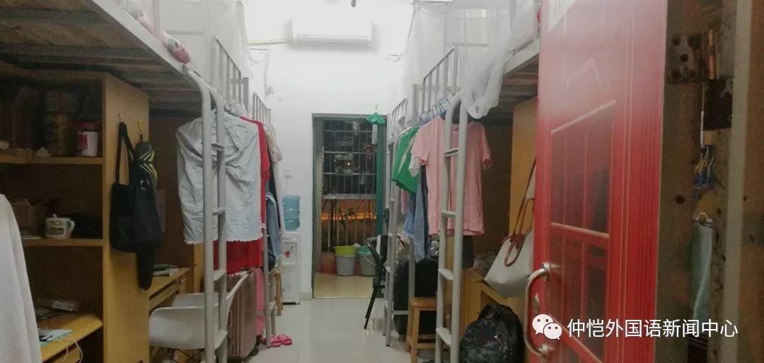 广东省肇庆卫校宿舍图片，一览校园宿舍风采